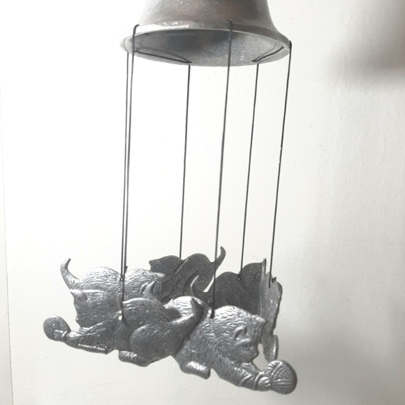 Vintage Carson Kitty Cats and Yarn Wind chime. - Picture 1 of 3